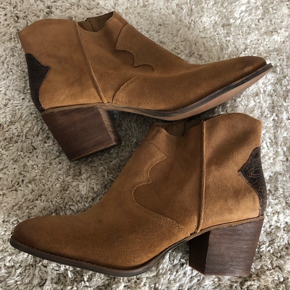 Marc Fisher bootie. - Picture 1 of 5